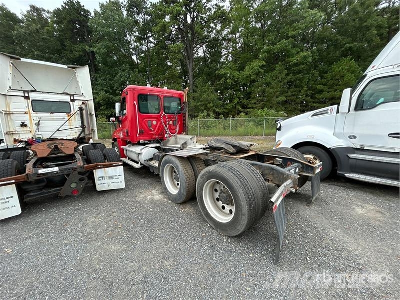Freightliner Cascadia 125 Tractor Units