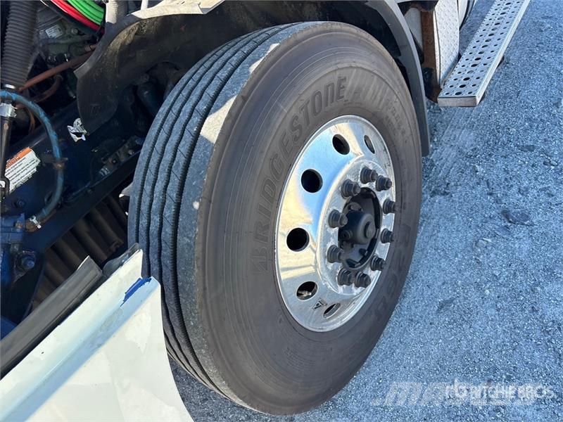 Freightliner Cascadia 116 Trekkers