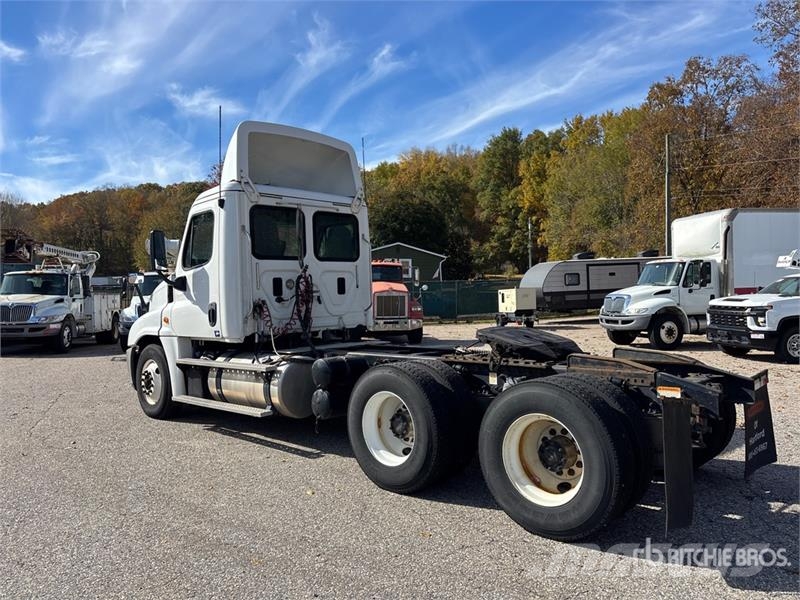Freightliner Cascadia 125 Autotractoare