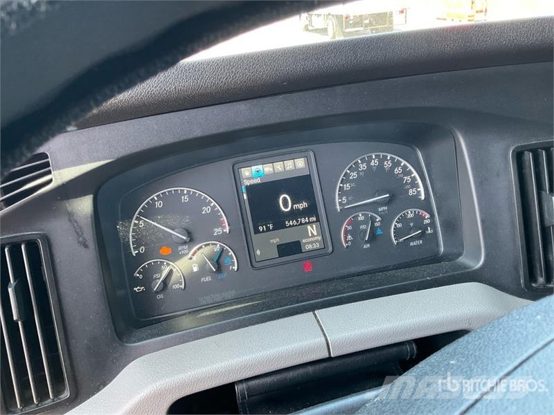Freightliner Cascadia 126 6x4 T/A Sleeper Truck Tractor وحدات الجر