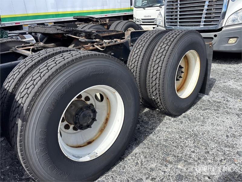 Freightliner Cascadia 125 Sadulveokid