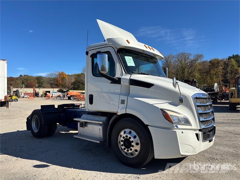 Freightliner Cascadia 116 Trekkers