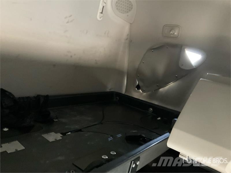 Freightliner Cascadia 126 6x4 T/A Sleeper Truck Tractor وحدات الجر