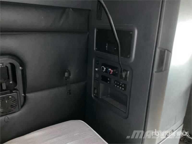 Freightliner Cascadia 126 6x4 T/A Sleeper Truck Tractor Motrici e Trattori Stradali