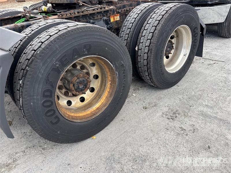 Freightliner Cascadia 126 Влекачи