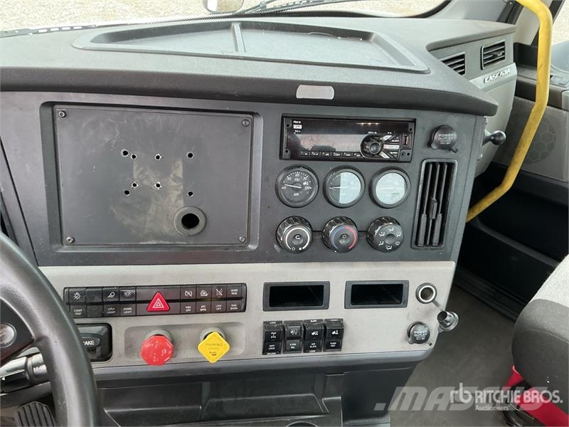 Freightliner Cascadia 126 وحدات الجر