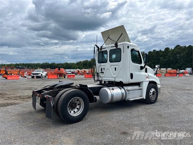 Freightliner Cascadia 125 Vilcēji