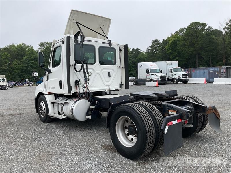 Freightliner Cascadia 126 Prime Movers