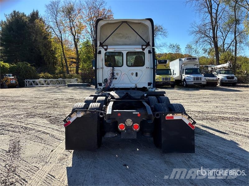 Freightliner Cascadia 125 Cavalos mecânicos
