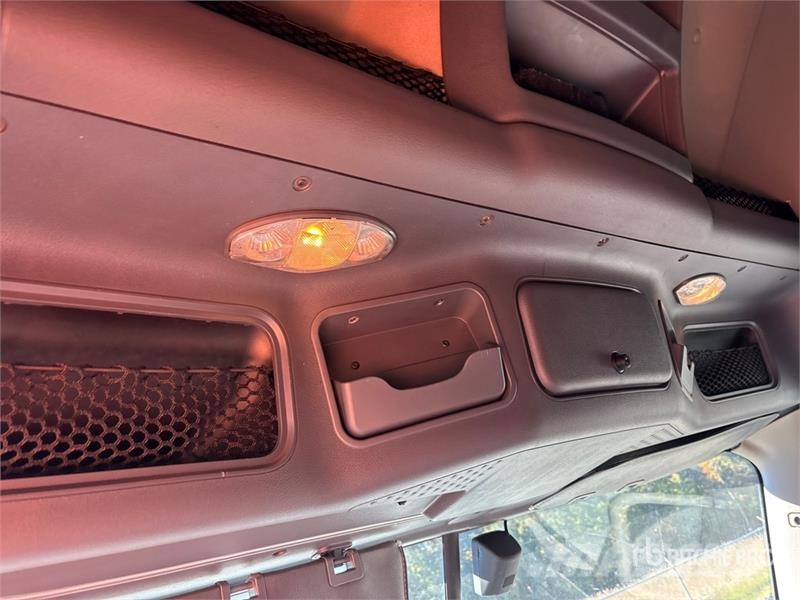 Freightliner Cascadia 125 Vilcēji