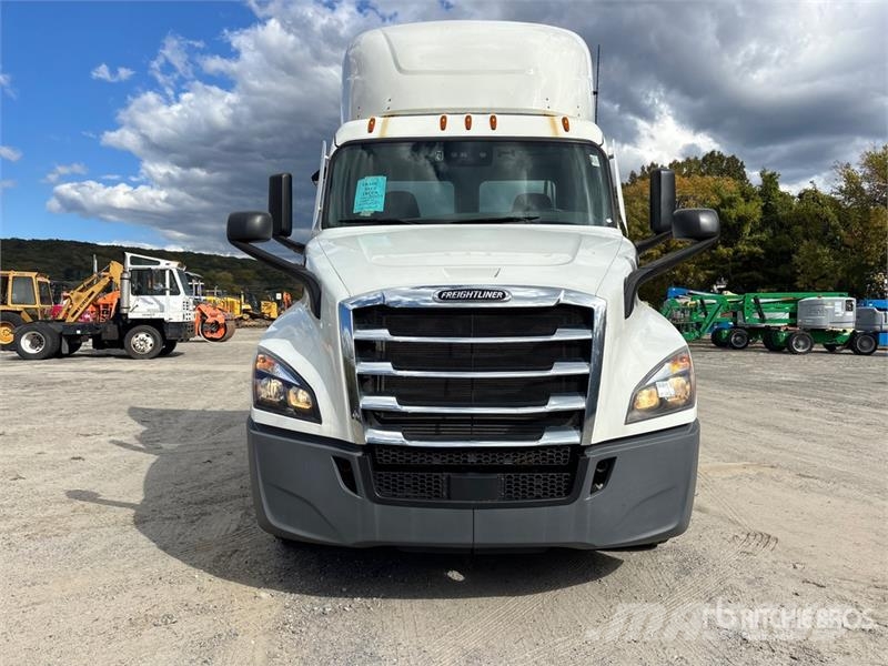 Freightliner Cascadia 126 Влекачи