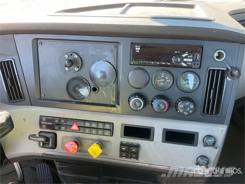 Freightliner Cascadia 116 Tahače