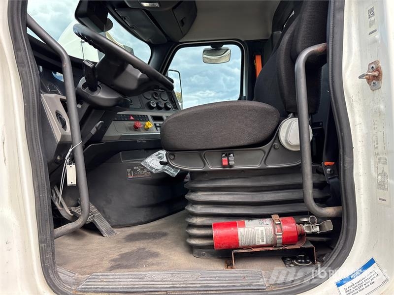 Freightliner Cascadia 126 Влекачи