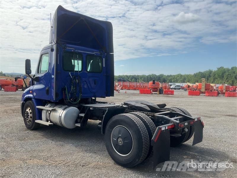 Freightliner Cascadia 113 Vlačilci