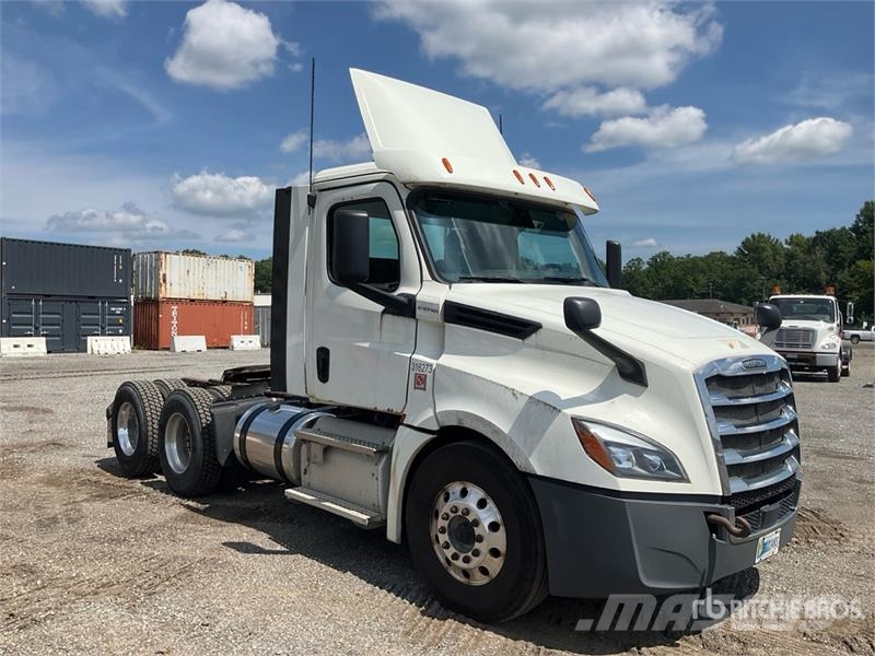 Freightliner Cascadia 126 Vetopöytäautot