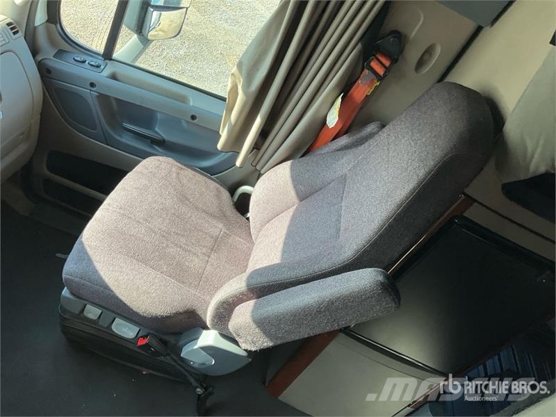 Freightliner Cascadia 125 Truck Tractor Units