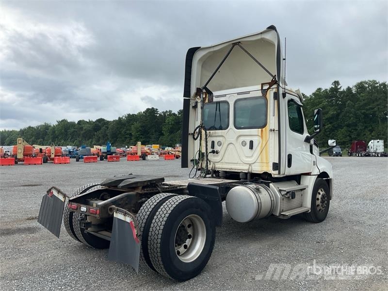 Freightliner Cascadia 126 Prime Movers