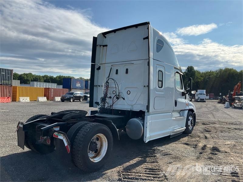 Freightliner Cascadia 125 Truck Tractor Units
