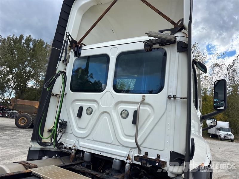 Freightliner Cascadia 126 Tegljači