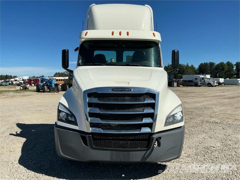 Freightliner Cascadia 126 Седельные тягачи