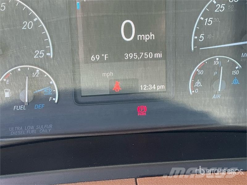 Freightliner Cascadia 126 Седельные тягачи