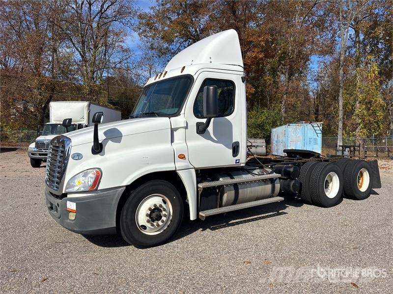Freightliner Cascadia 125 Autotractoare