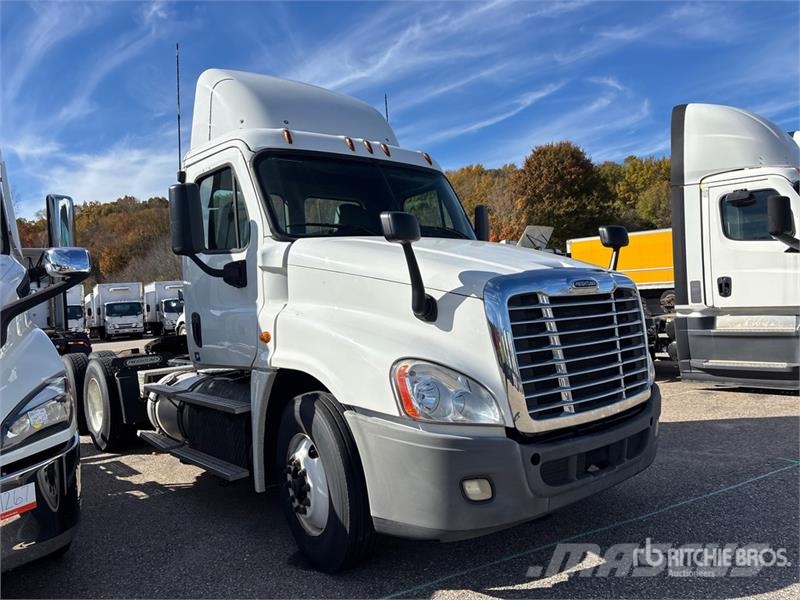 Freightliner Cascadia 125 Autotractoare