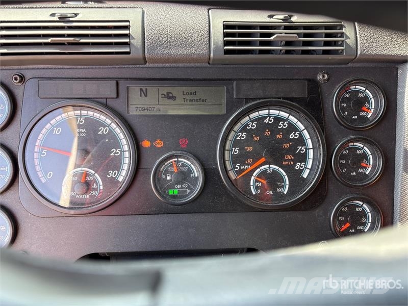 Freightliner Cascadia 125 6x2 T/A Sleeper Truck Tractor Tegljači