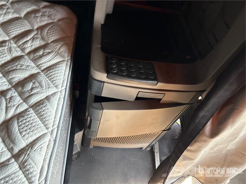 Freightliner Cascadia 125 6x4 T/A Sleeper Truck Tractor Влекачи