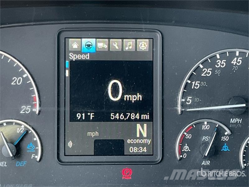 Freightliner Cascadia 126 6x4 T/A Sleeper Truck Tractor وحدات الجر