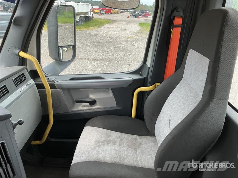 Freightliner Cascadia 126 وحدات الجر
