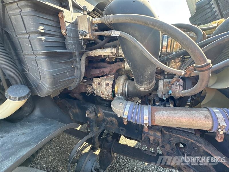 Freightliner Cascadia 125 6x4 T/A Sleeper Truck Tractor 中古トラクターヘッド | トレーラーヘッド