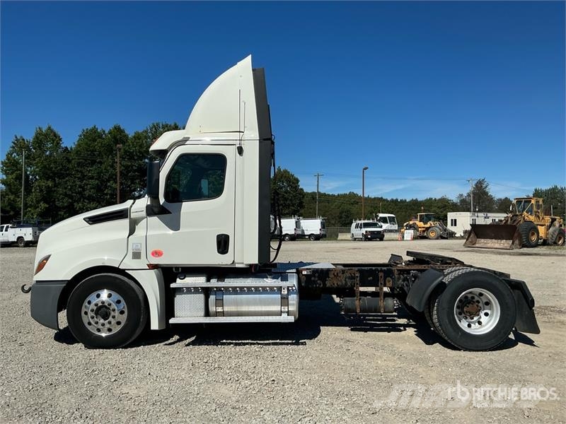 Freightliner Cascadia 126 Седельные тягачи