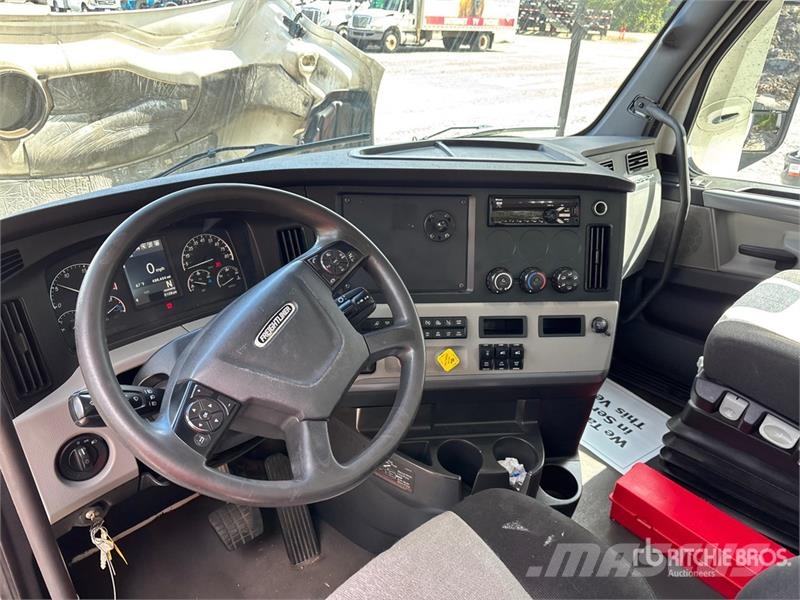 Freightliner Cascadia 116 Tractor Units