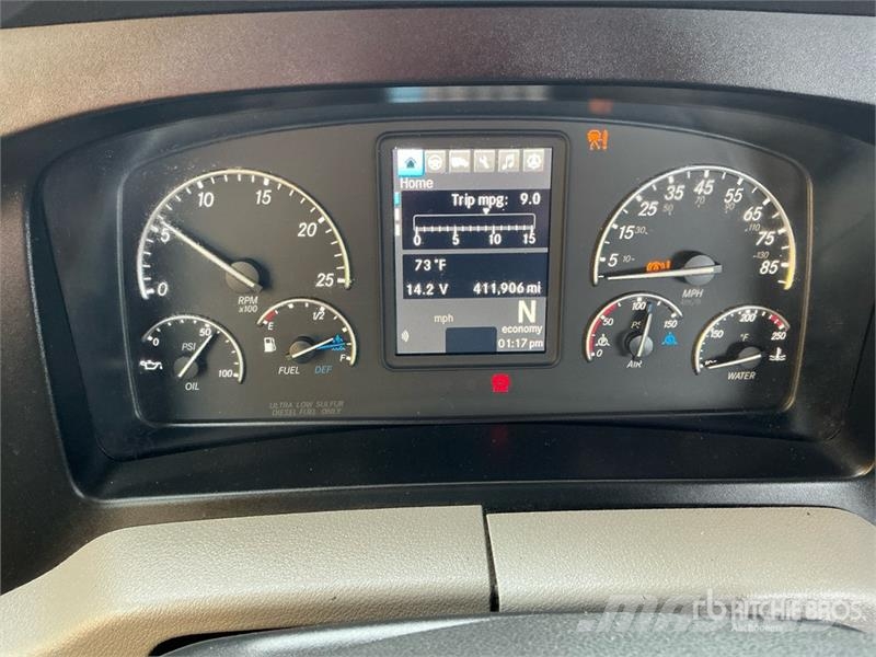 Freightliner Cascadia 126 Vetopöytäautot