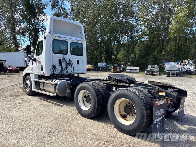 Freightliner Cascadia 125 Sadulveokid