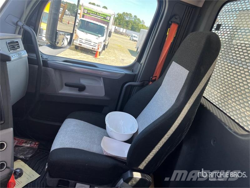 Freightliner Cascadia 126 Vetopöytäautot