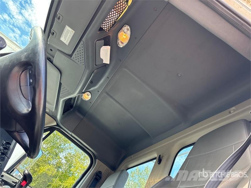 Freightliner Cascadia 125 Sadulveokid