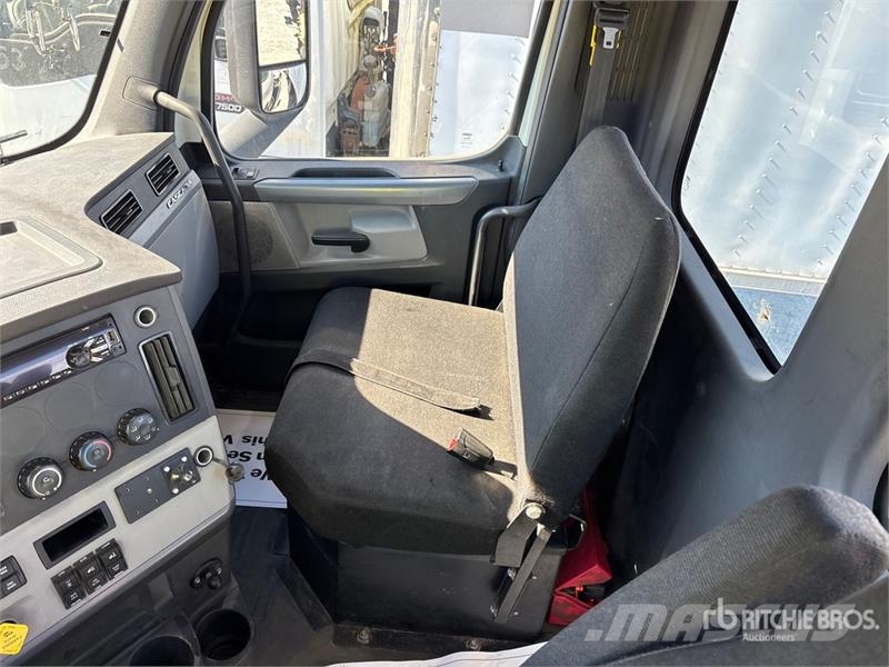 Freightliner Cascadia 126 Cabezas tractoras