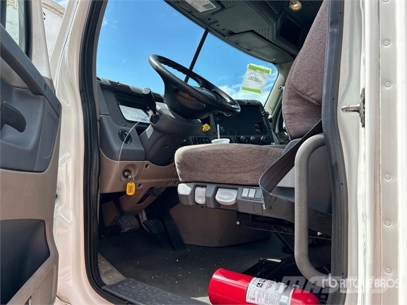 Freightliner Cascadia 125 Vilcēji
