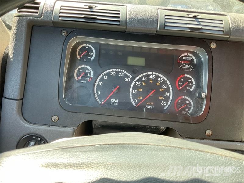 Freightliner Cascadia125 6x4 T/A Sleeper Truck Tractor (Inopera Dragbilar