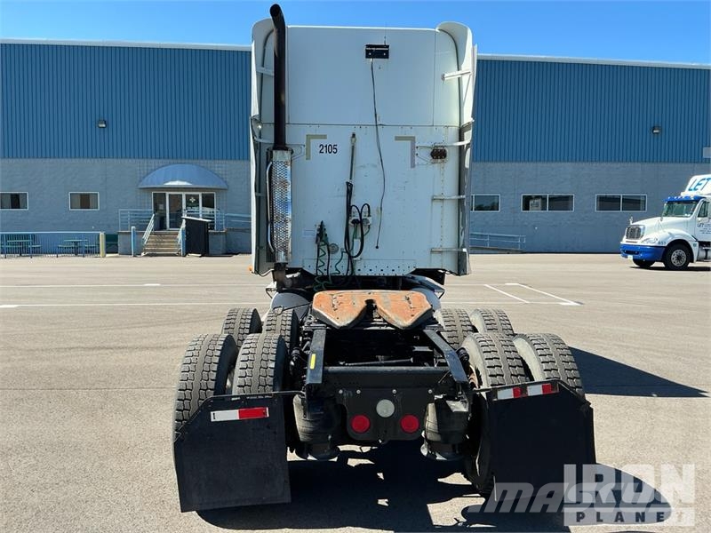Freightliner Columbia 120 6x4 T/A Sleeper Truck Tractor Vlačilci