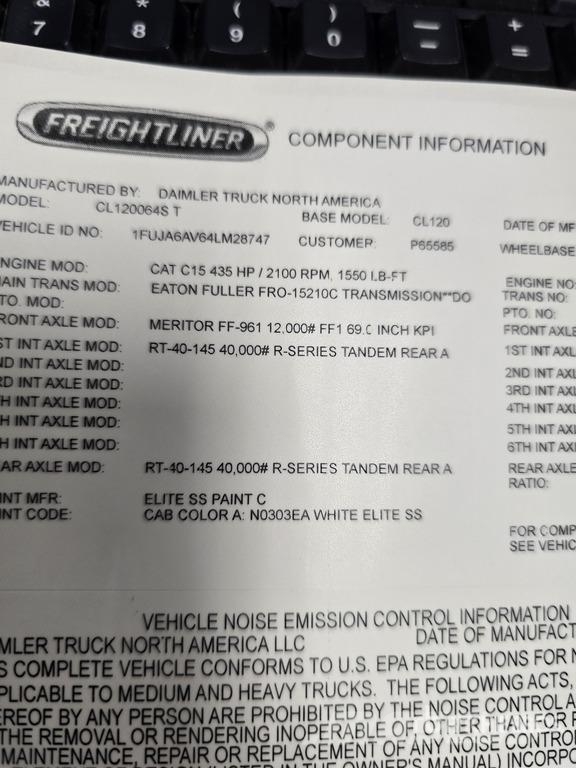 Freightliner Columbia 120 6x4 T/A Sleeper Truck Tractor Vetopöytäautot