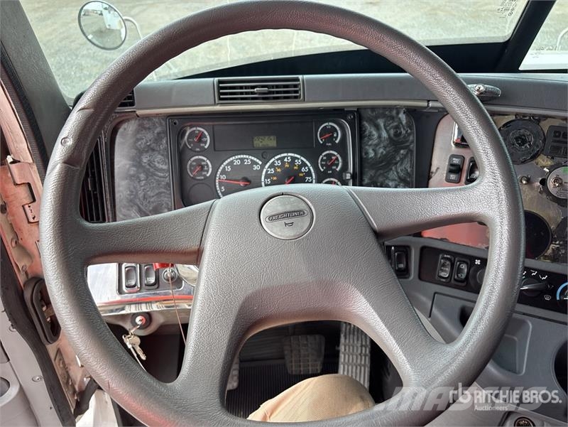 Freightliner Columbia 120 T/A Sleeper Truck Tractor Tracteur routier