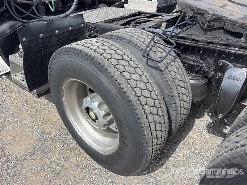 Freightliner Columbia 120 T/A Sleeper Truck Tractor Tracteur routier