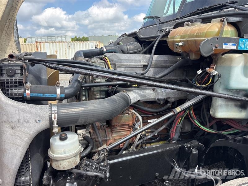 Freightliner Columbia 120 T/A Sleeper Truck Tractor Tracteur routier