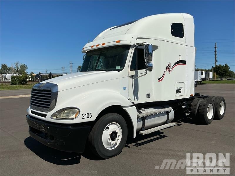 Freightliner Columbia 120 6x4 T/A Sleeper Truck Tractor Vlačilci