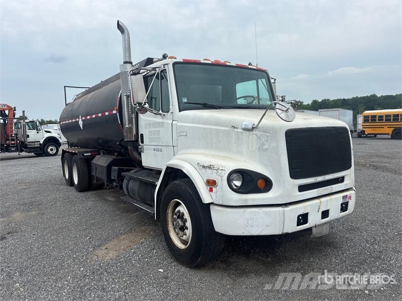 Freightliner FL112 6x4 Asphalt Distributor Truck Kamioni cisterne