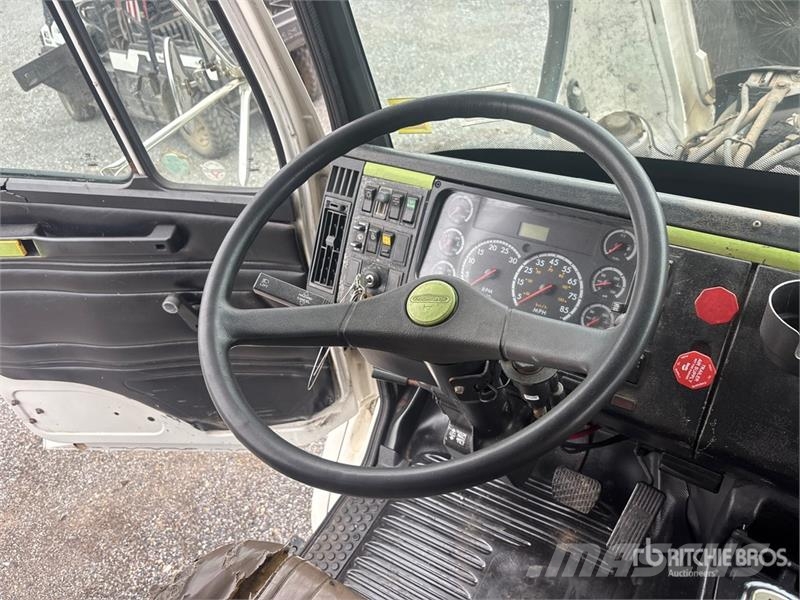 Freightliner FL112 6x4 Asphalt Distributor Truck Kamioni cisterne
