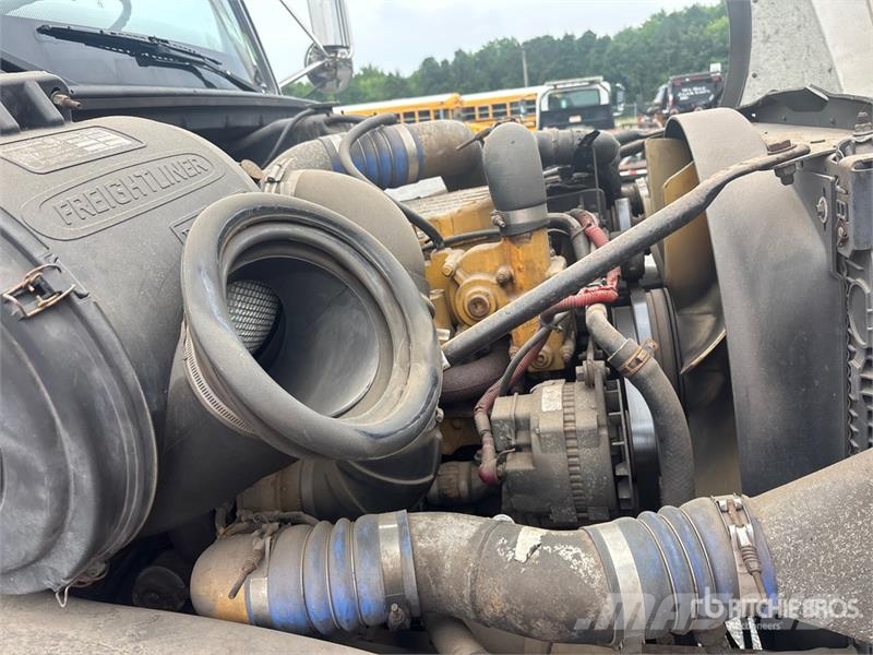 Freightliner FL112 6x4 Asphalt Distributor Truck Kamioni cisterne